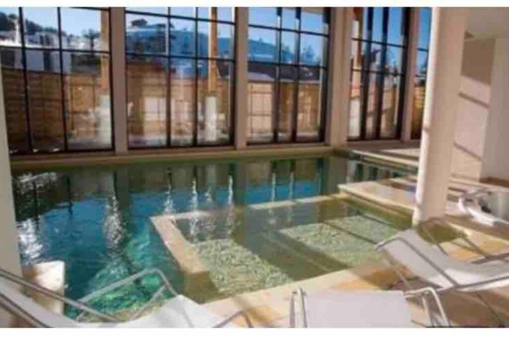 Superbe Appartement Avec Piscine Et Garage Péone Εξωτερικό φωτογραφία