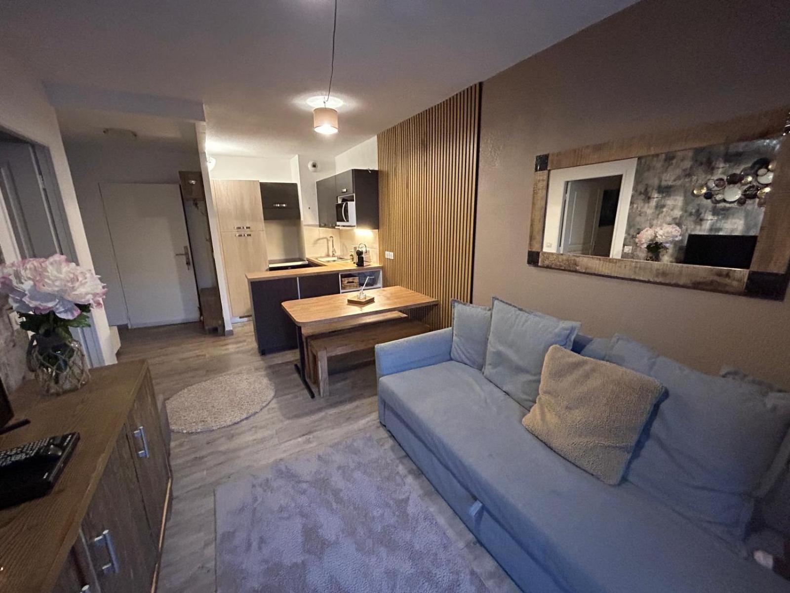 Superbe Appartement Avec Piscine Et Garage Péone Εξωτερικό φωτογραφία
