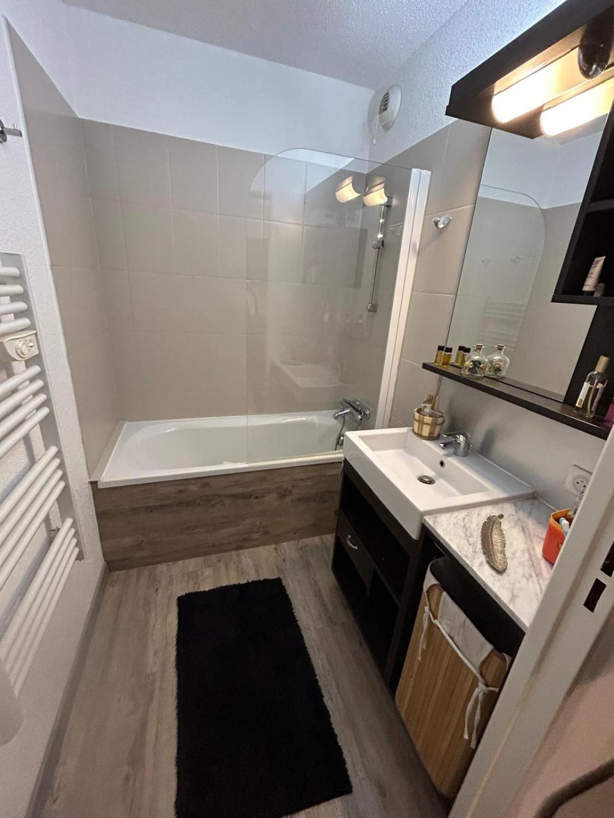 Superbe Appartement Avec Piscine Et Garage Péone Εξωτερικό φωτογραφία