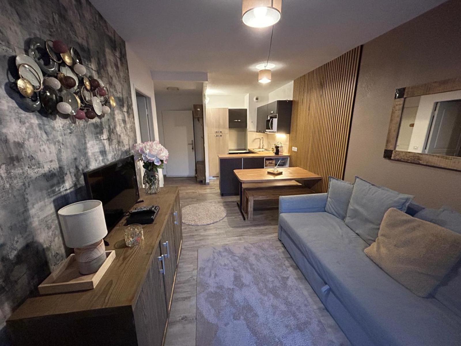 Superbe Appartement Avec Piscine Et Garage Péone Εξωτερικό φωτογραφία